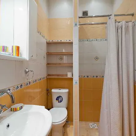 Queens Apartment *